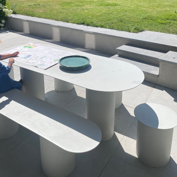 Mobilier extérieur en acier arrondi