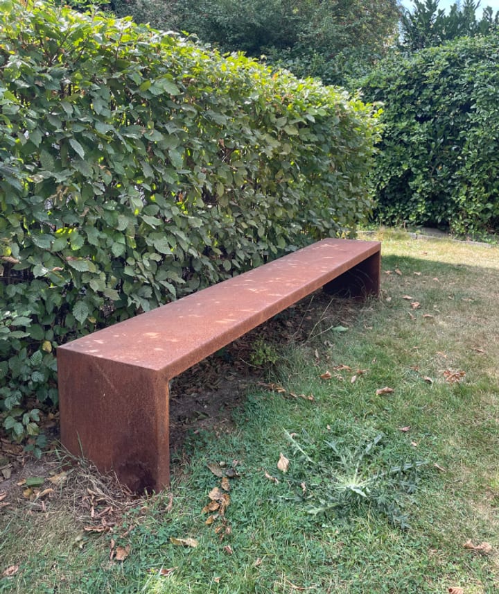 Banc en acier corten