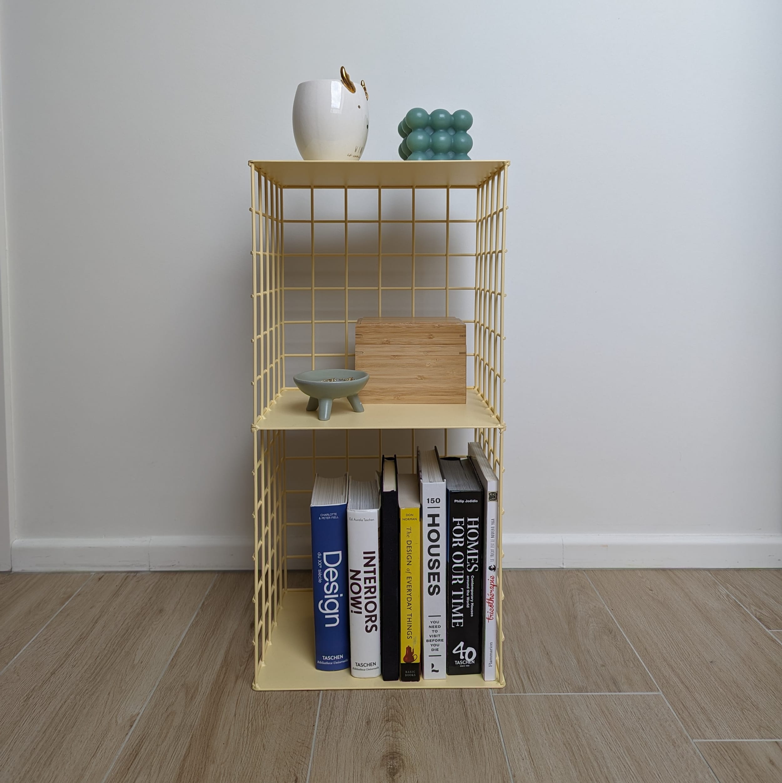 Meuble bibliothèque en acier