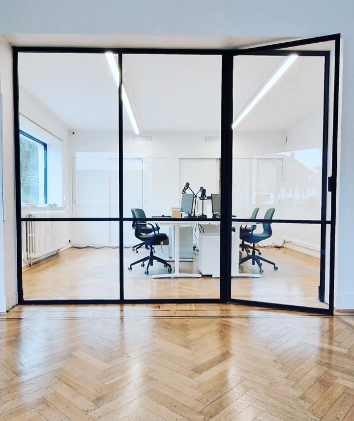 Chassis pour salle de réunion